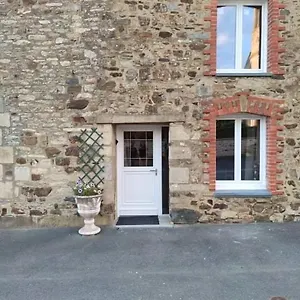 Hébergement de vacances Maison De Bourg, La Chapelle-Blanche (Cotes-d'Armor)